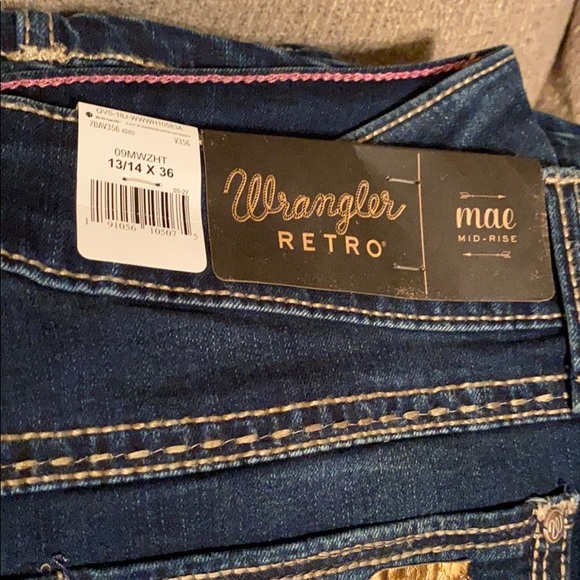 Retro Mae - Picture 4 of 4